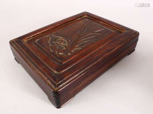 A GOOD HEAVY 19TH CENTURY CHINESE CARVED HARDWOOD LIDDED BOX , the box top carved with a display