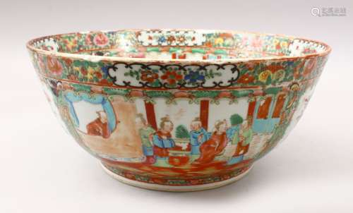 A 19TH CENTURY CHINESE CANTON FAMILLE ROSE PORCELAIN BASIN / BOWL, with panel decoration depicting
