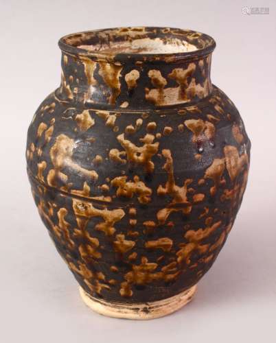 A GOOD CHINESE 19TH / 20TH CENTURY BROWN GLAZED POTTERY VASE, slip decorated treacle glaze vase,