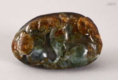 A 19TH CENTURY CARVED CHINESE GREEN JADE / JADELIKE PEBBLE OF A PEACH BLOSSOM AND LOTUS, 7.5cm