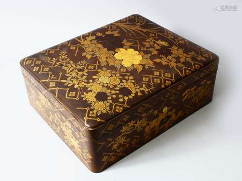 A GOOD JAPANESE MEIJI PERIOD LACQUER & GILT DECORATED LIDDED BOX - BIRDS, the box decorated with