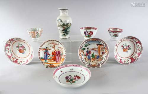A GOOD 18TH CENTURY CHINESE IMARI SCALLOPED PORCELAIN TEA BOWL, decorated with panels of native