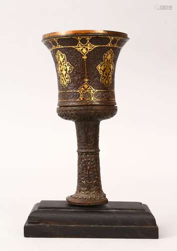 A VERY FINE EARLY 19TH CENTURY PERSIAN QAJAR ISLAMIC HAND CHISELED GOLD INLAID STEEL HUQQA TOP