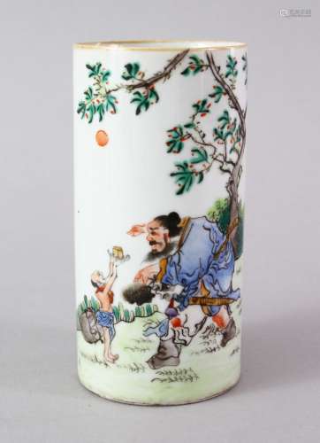 A GOOD CHINESE REPUBLIC FAMILLE ROSE PORCELAIN WARRIOR DECORATED BRUSH WASH, the body of the pot