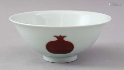 AN EARLY 20TH CENTURY CHINESE UNDERGLAZE RED PORCELAIN BOWL, the bowl decorated with peach fruits,