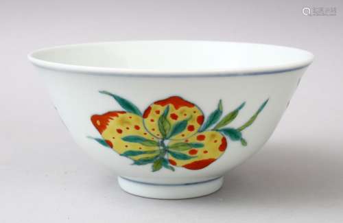A GOOD QUALITY CHINESE FAMILLE ROSE PORCELAIN PEACH BOWL, the body of the bowl with decoration