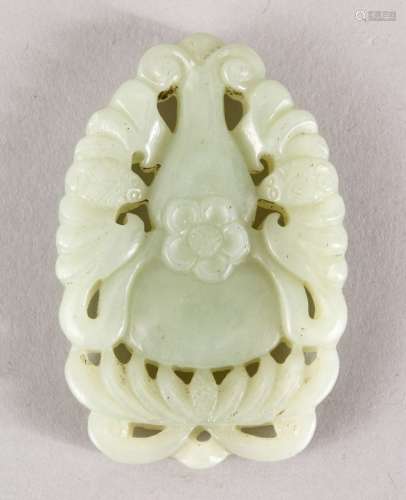 A GOOD 19TH / 20TH CENTURY CHINESE CARVED CELADON JADE PENDANT - DOUBLE GOURD, a double gours sat