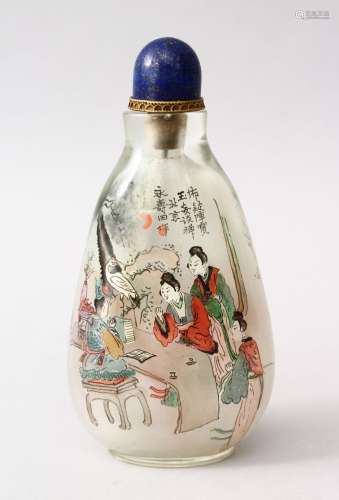 A LARGE EARLY 20TH CENTURY CHINESE REVERSE PAINTED GLASS SNUFF BOTTLE OF HONG LUO MENG, the painting