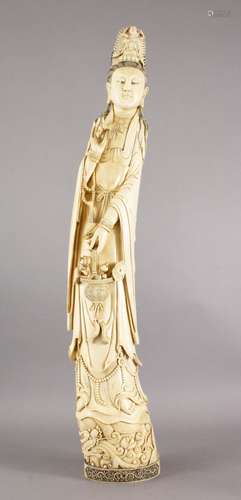 A LARGE AND FINE QUALITY 19TH CENTURY CHINESE CARVED IVORY ONE PIECE FIGURE OF GUANYIN, the large