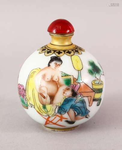 A GOOD 19TH CENTURY CHINESE FAMILLE ROSE ETROTIC PORCELAIN SNUFF BOTTLE, the body of the globular