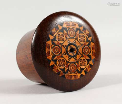 A TUNBRIDGE WARE CIRCULAR STRING TIDY, with parquetry top. 4ins diameter.