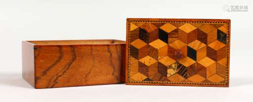 A TUNBRIDGE WARE PARQUETRY BOX, with lift-off lid. 3.5ins long.