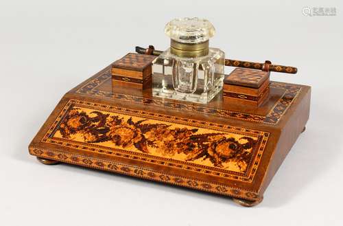 A GOOD TUNBRIDGE WARE MARQUETRY AND PARQUETRY TABLE INKSTAND, inlaid with roses and fitted with