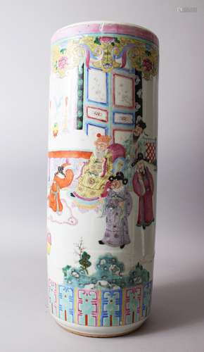 A LARGE LATE 19TH CENTURY CHINESE FAMILLE ROSE PORCELAIN UMBRELLA STAND WITH WARRIORS, the body of