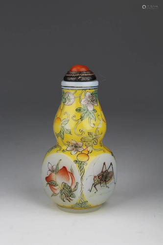 Enameled Glass Snuff Bottle, Qianlong Mark