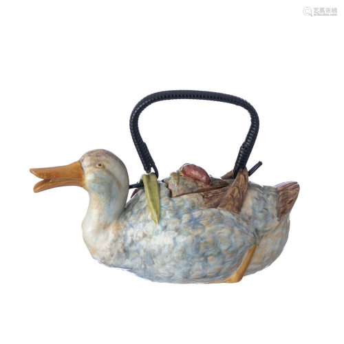 Pitcher 'duck' in the faience of Caldas