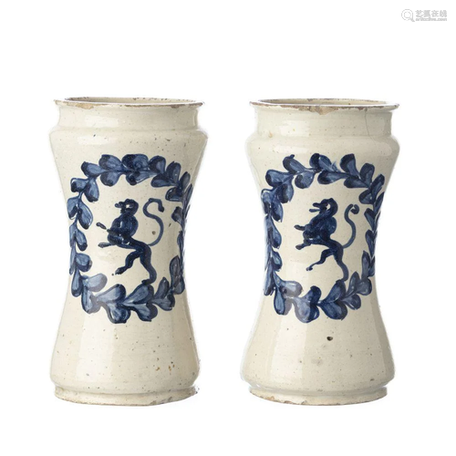 Pair of faience albarellos, 17th/18th cen…