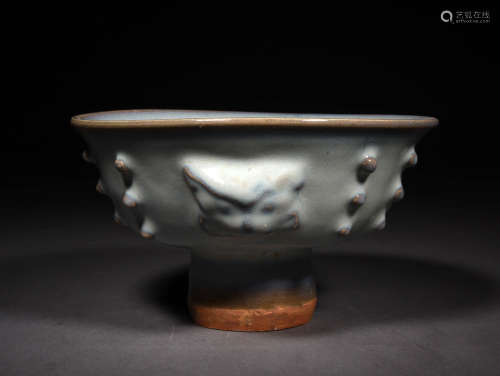 A Chinese Jun Kiln Porcelain Standing Bowl