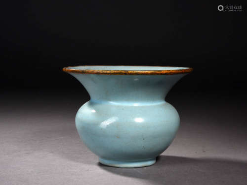 A Chinese Ru Kiln Porcelain Slag bucket