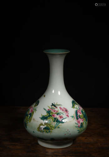 A Chinese Pea Green Floral Porcelain Vase