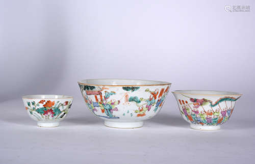 A Set of Chinese Famille Rose Flower&Bird Pattern Porcelain Bowls