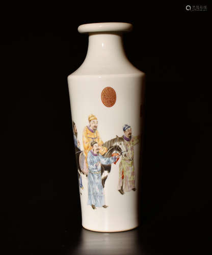 A Chinese Enamel Figure Painted Porcelain Vase