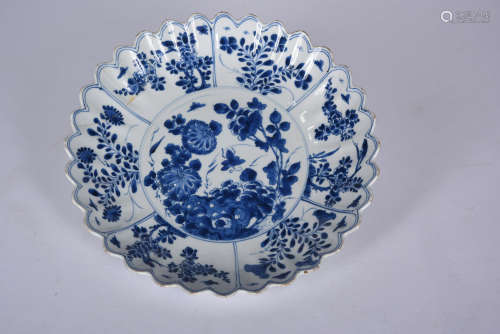 A Chinese Blue and White Floral Porcelain Plate