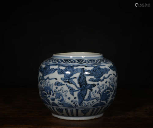 A Chinese Blue and White Floral Porcelain Jar