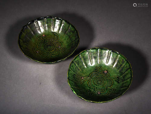 A Pair of Chinese Green Glazed Floral Porcelain Plates