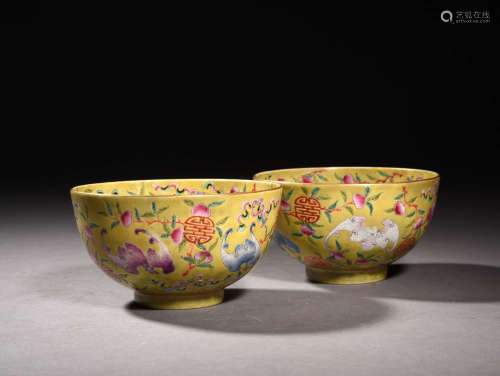 A Pair of Chinese Yellow Famille Rose Porcelain Bowls