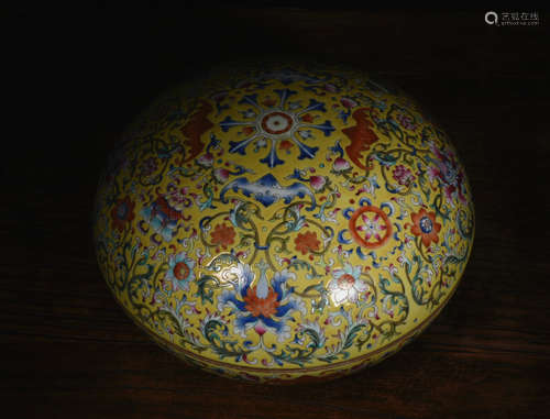 A Yellow Chinese Famille Rose Floral Porcelain Box