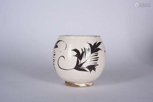 A Chinese Cizhou Kiln Floral Porcelain Jar