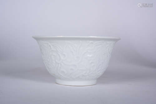 A Chinese White Glazed Floral  Twine Pattern Porcelain Bowl