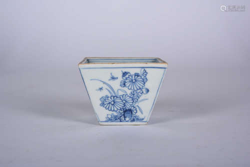 A Chinese Blue and White Floral Porcelain Square Cup