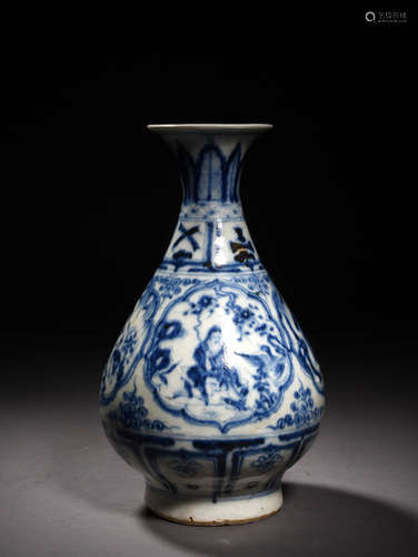 A Chinese Blue and White Floral Porcelain Vase