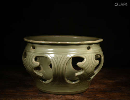 A Chinese Longquan Kiln Porcelain utensil