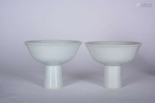 A Pair of Chinese White Glazd Dragon Pattern Porcelain Standing Cups