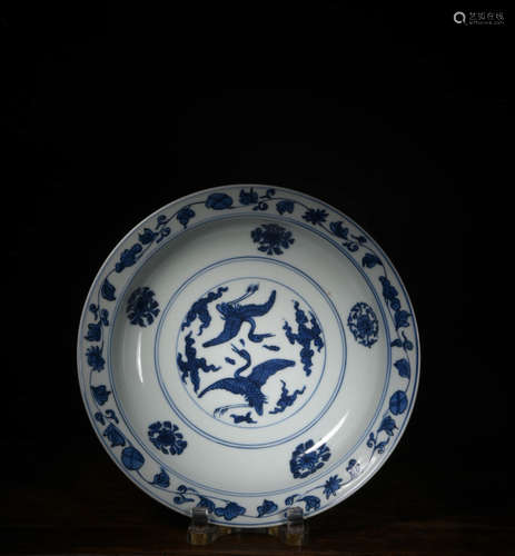 A Chinese Blue and White Floral Porcelain Plate