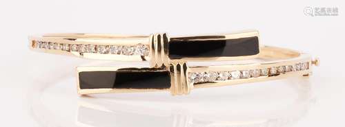 Ladies 14K Black Onyx & Diamond Bangle Bracelet