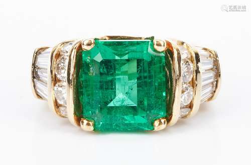 Ladies 18K Emerald & Diamond Ring, 5 Carats