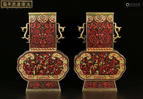 PAIR OF CLOISONNE VASE WITH FLOWER PATTERN