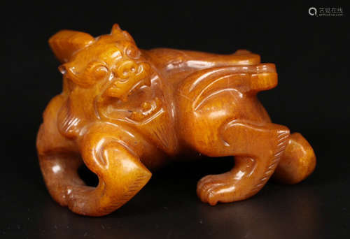 A HETIAN YELLOW JADE PENDANT SHAPED WITH BEAST