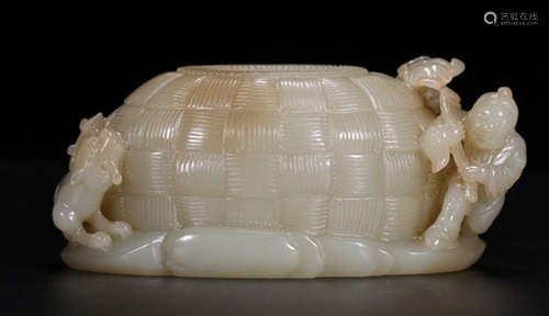 A HETIAN JADE BRUSH WASHER CARVED WITH FIGURE PATTERN