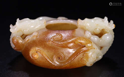 A HETIAN JADE BRUSH WASHER CARVED WITH DRAGON