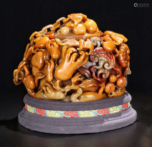 A TIANHUANG STONE JAR CARVED WITH AUSPICIOUS PATTERN