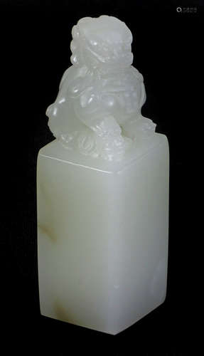 A SOAPSTONE CARVED LION SHAPE SEAL