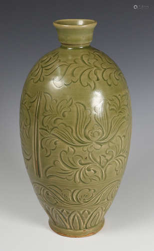 A YAOZHOU CELADON VASE