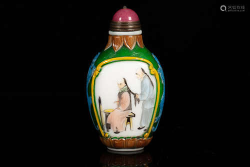 A 'FIGURAL' GLASS SNUFF BOTTLE