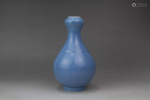 A CHINESE SKYBLUE GLAZED PORCELAIN GARLIC BOTTLE