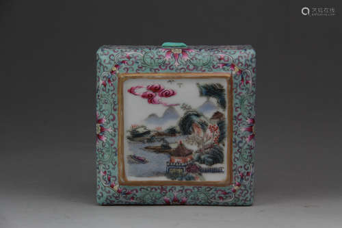 A CHINESE FAMILLE ROSE LANDSCAPE PORCELAIN COMPACT